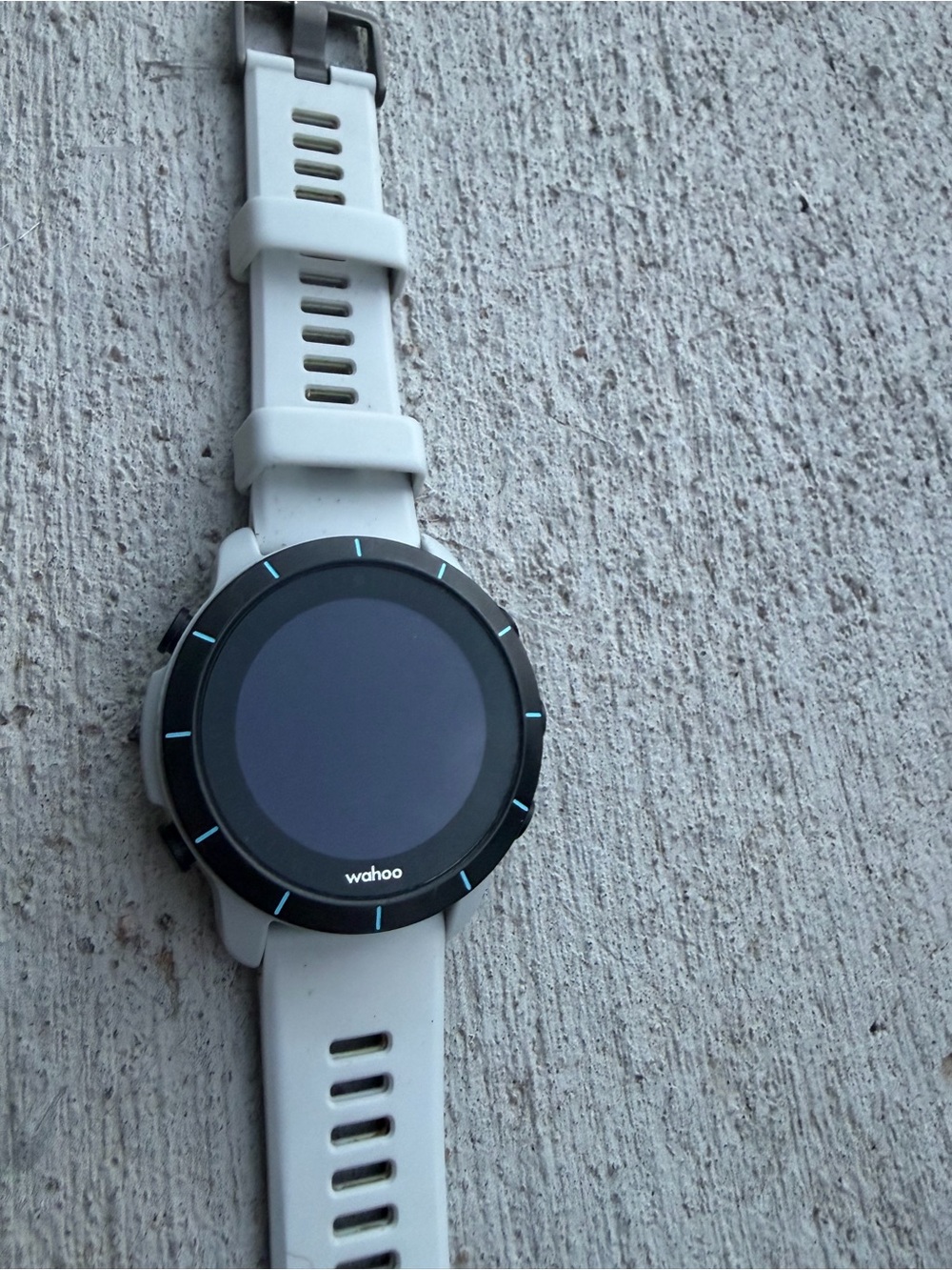 Wahoo ELEMNT Rival GPS Multisport Watch + Charger